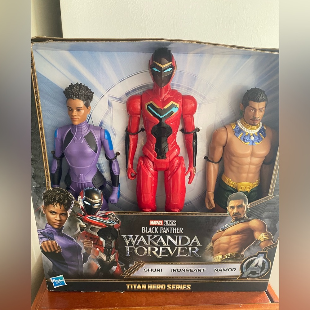 Wakanda Forever Heroes - New Marvel Movie Toy!